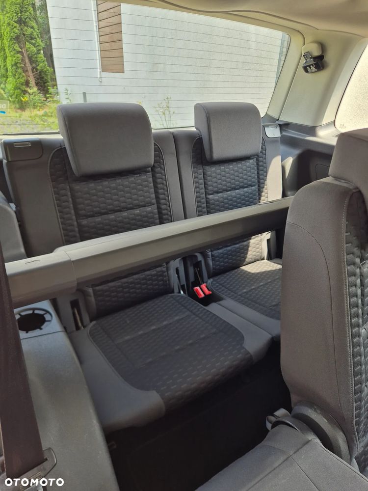 Volkswagen Touran 2.0 TDI DPF Trendline - 11