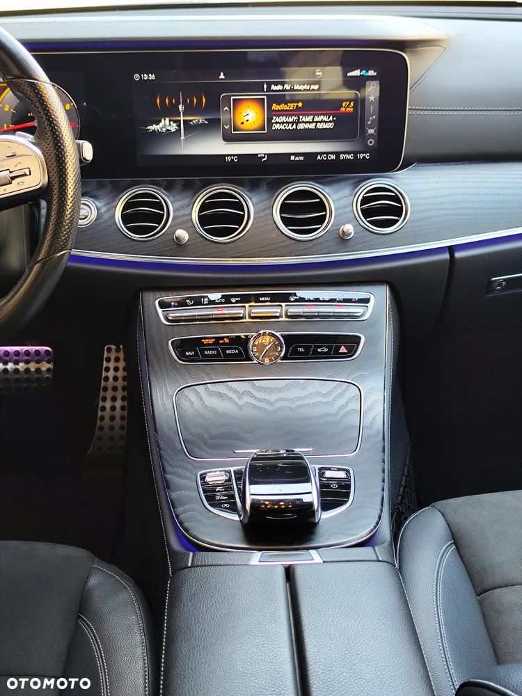 Mercedes-Benz Klasa E 300 9G-TRONIC AMG Line - 14