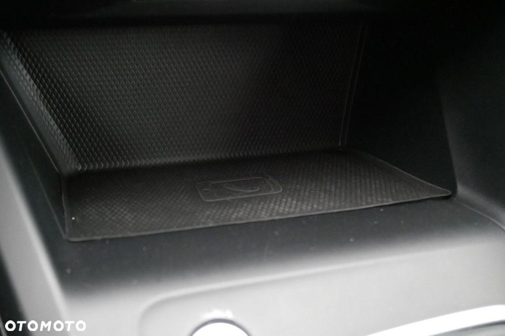 Volkswagen Golf - 20