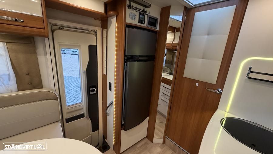 Fleurette Magister 74 LMF c.central e basculante - 24