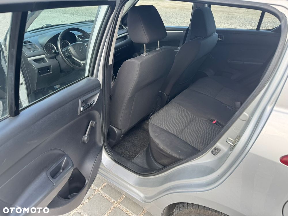 Suzuki Swift - 8