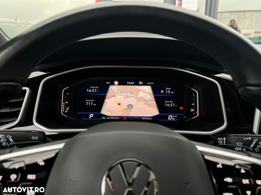 Volkswagen T-Roc - 33