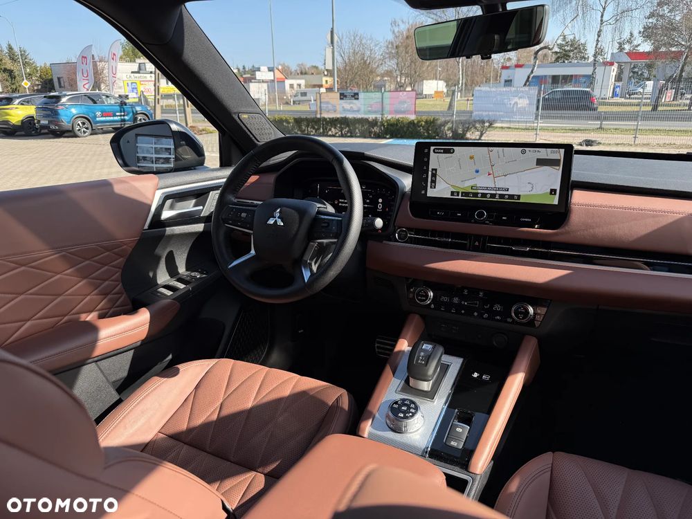 Mitsubishi Outlander Instyle Plus - 10