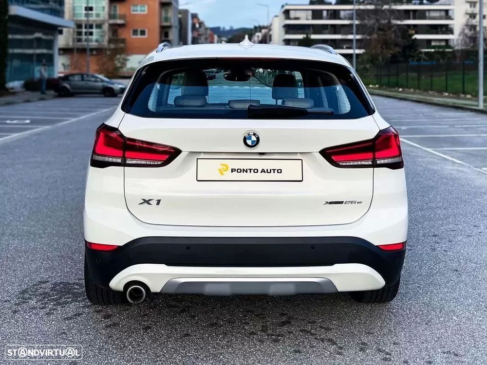 BMW X1 25 e xDrive xLine — fotografia 4