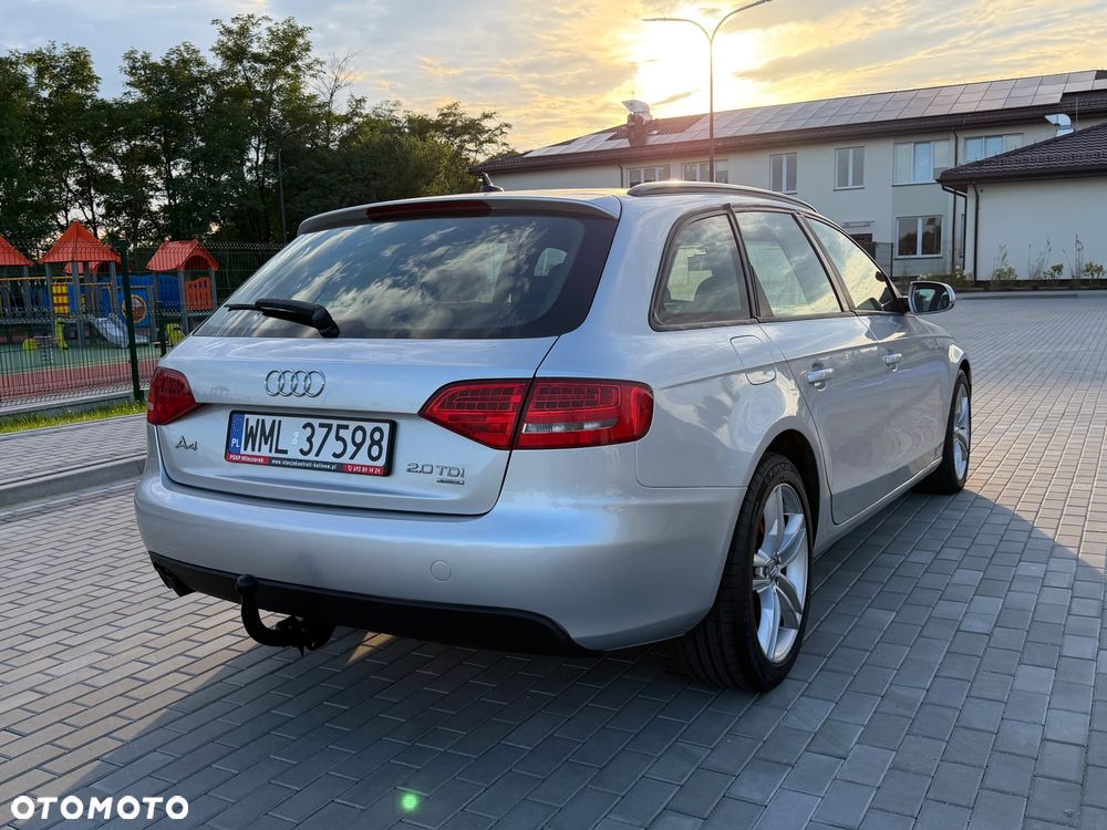 Audi A4 Avant 2010 photo 4