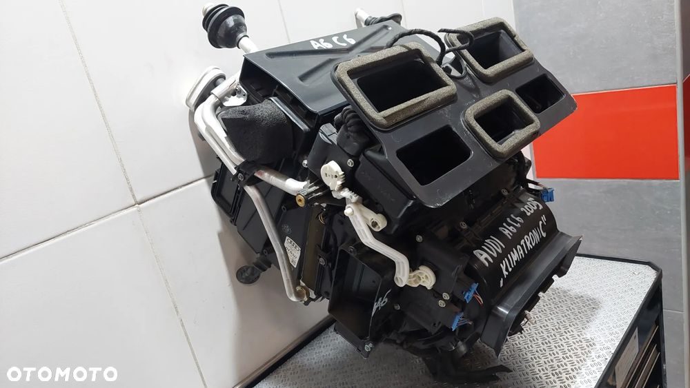 NAGRZEWNICA KLIMATRONIC AUDI A6 C6 3,2B NR 4F1820351J - 3
