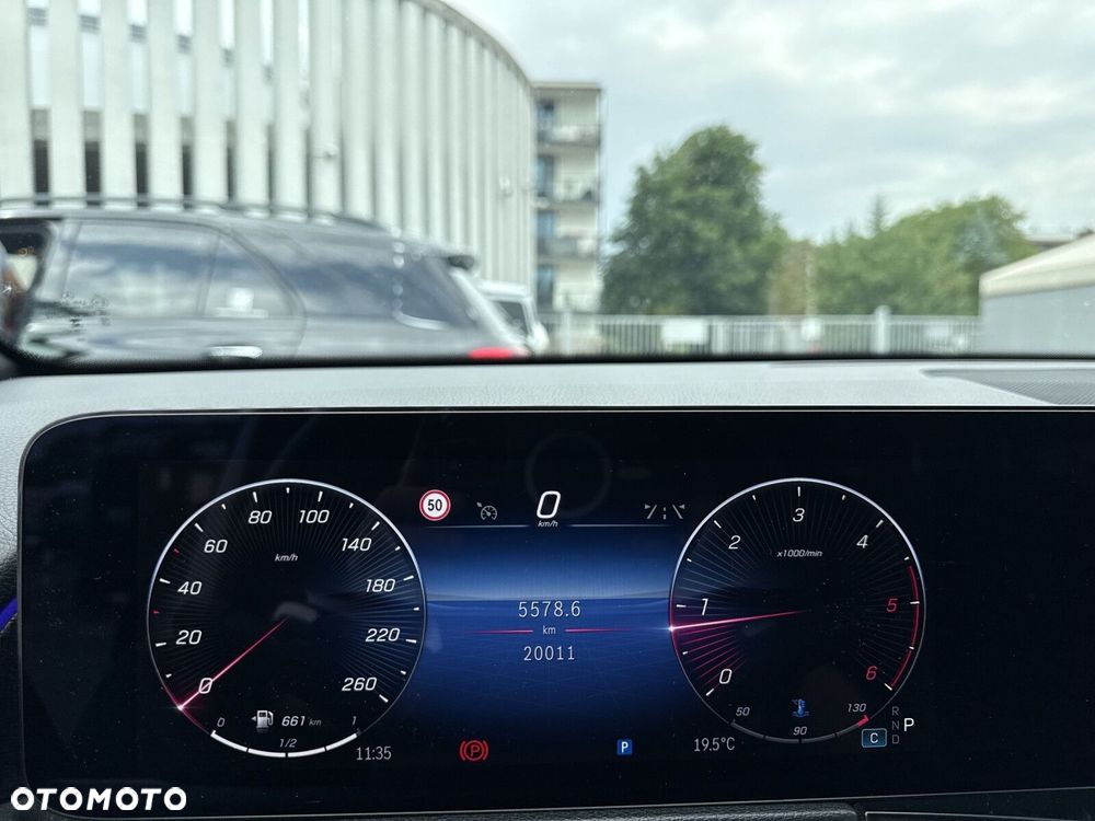 Mercedes-Benz GLB - 13