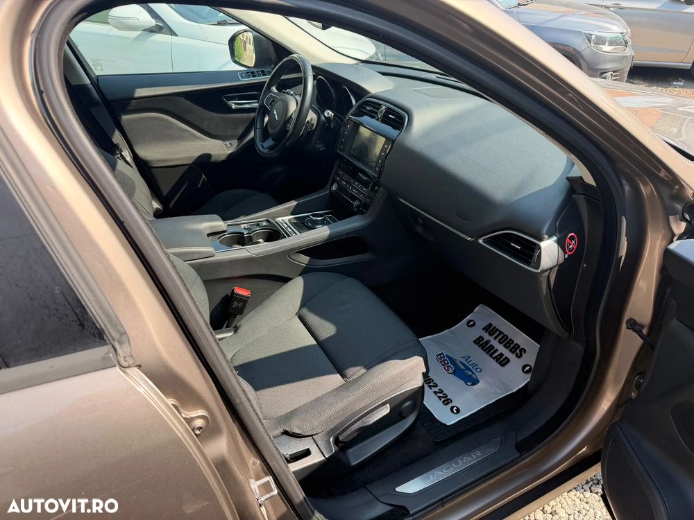 Jaguar F-Pace - 10