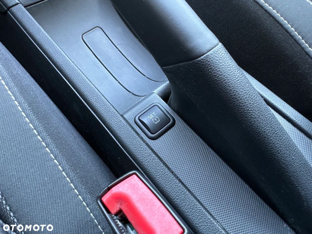 Skoda RAPID 1.0 TSI Ambition - 25