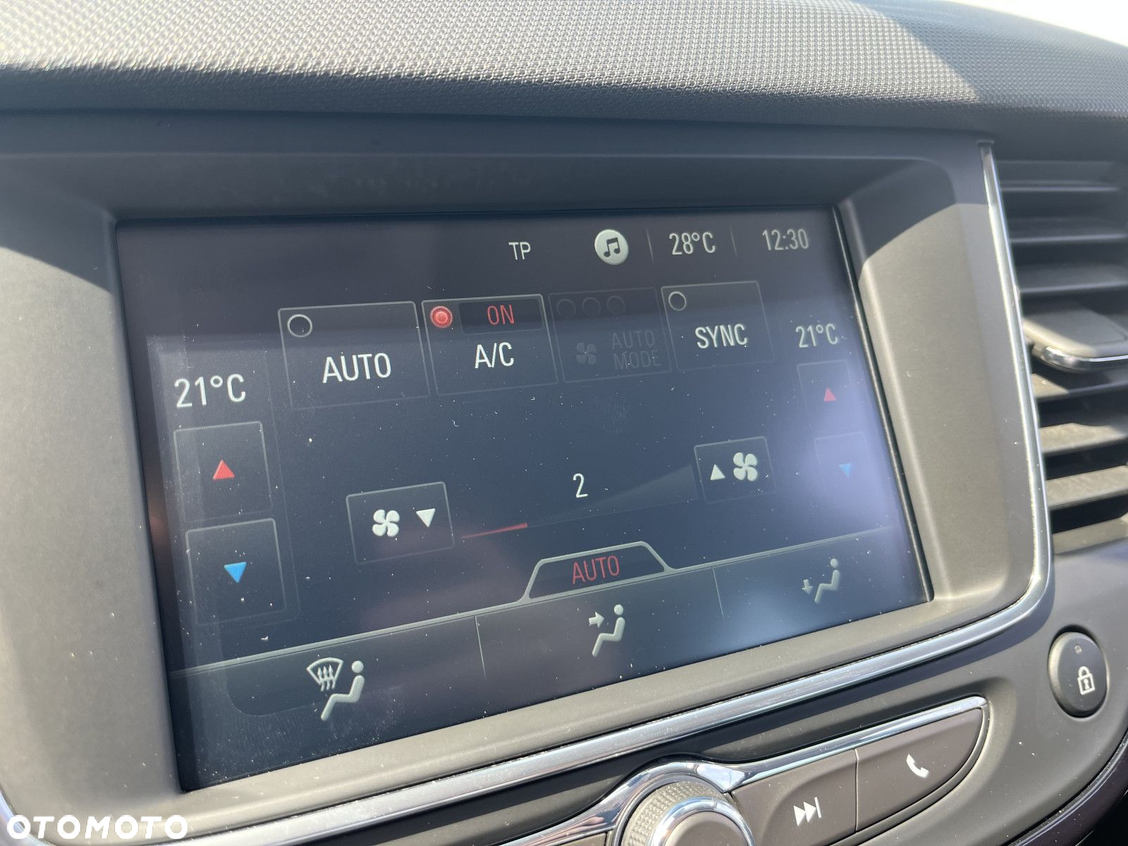 Opel Crossland X - 26