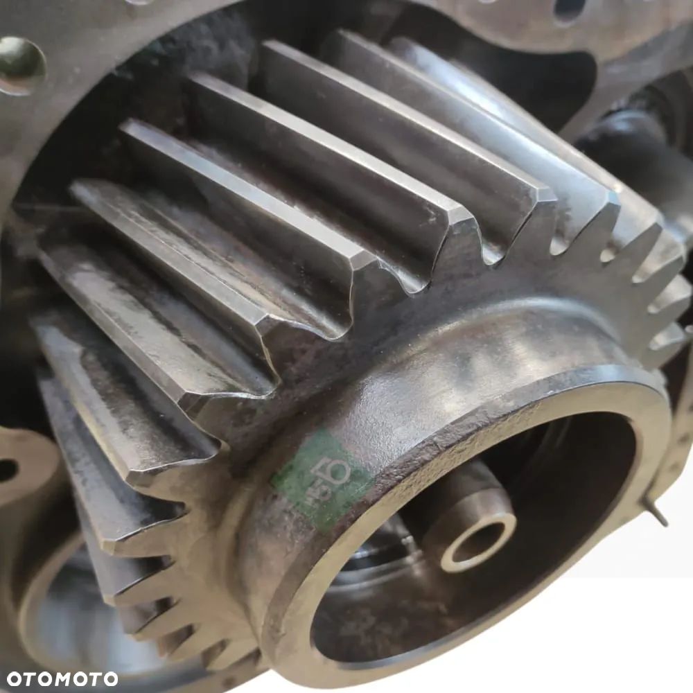 Napęd Przystawka Skrzynia ZF 8605502104 Claas Xerion 3800 - 13