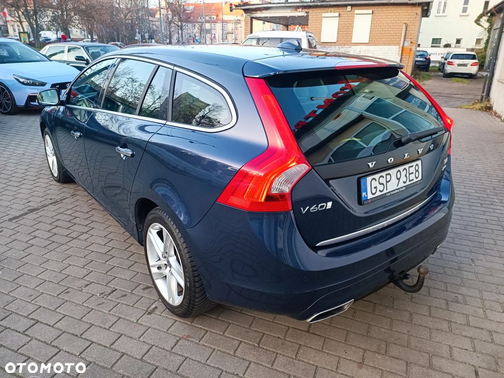 Volvo V60 D6 AWD Plug-in Hybrid Summum - 5