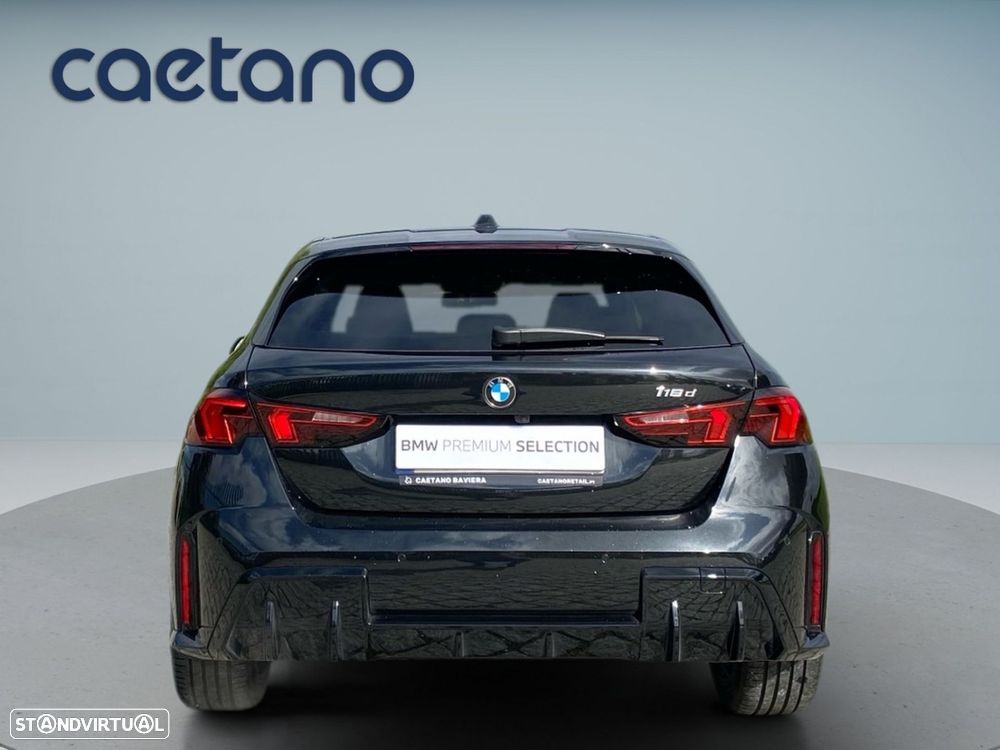 BMW 118 d Pack Desportivo M - 18