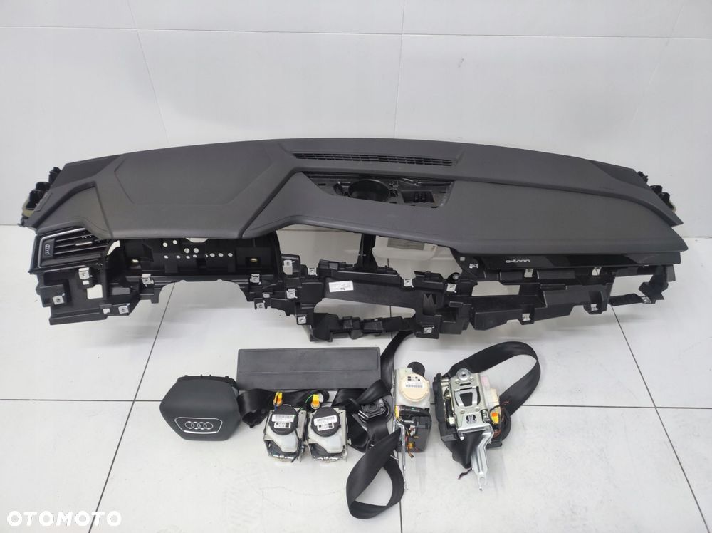 deska konsola poduszki pasy audi q8 etron skóra orginał - 1