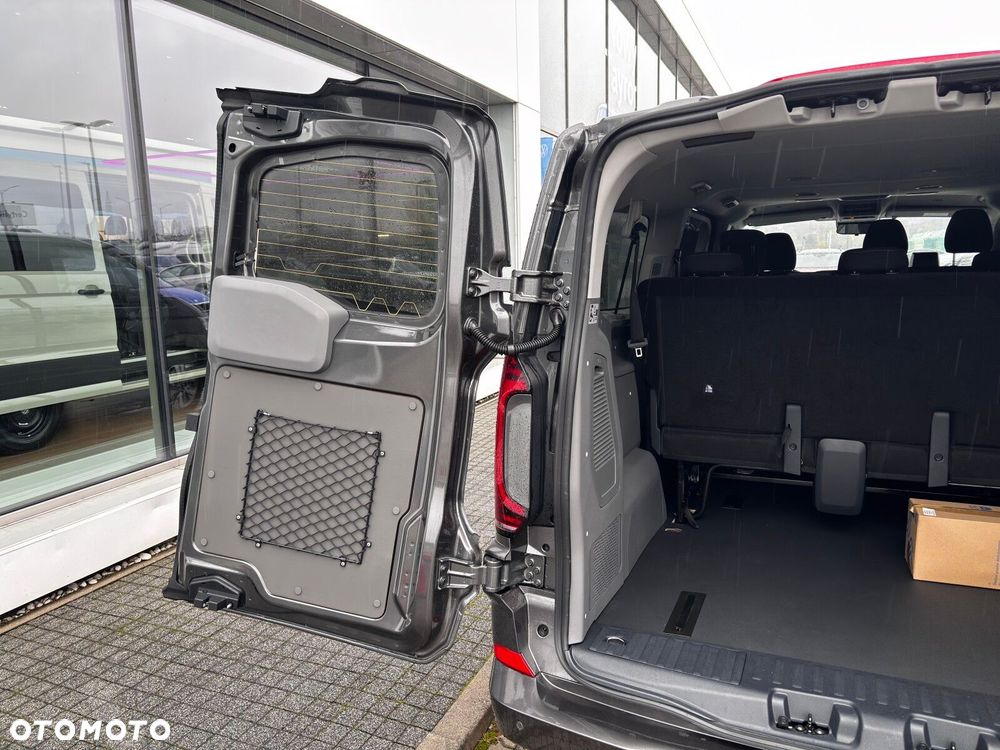 Volkswagen Caravelle - 18