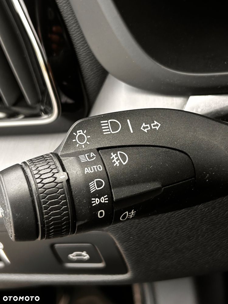 Volvo XC 60 B4 D Geartronic Momentum - 34