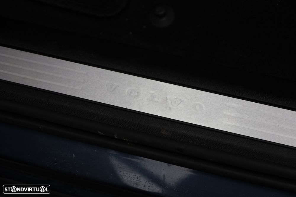 Volvo XC 60 2.0 T6 PHEV Core AWD - 29