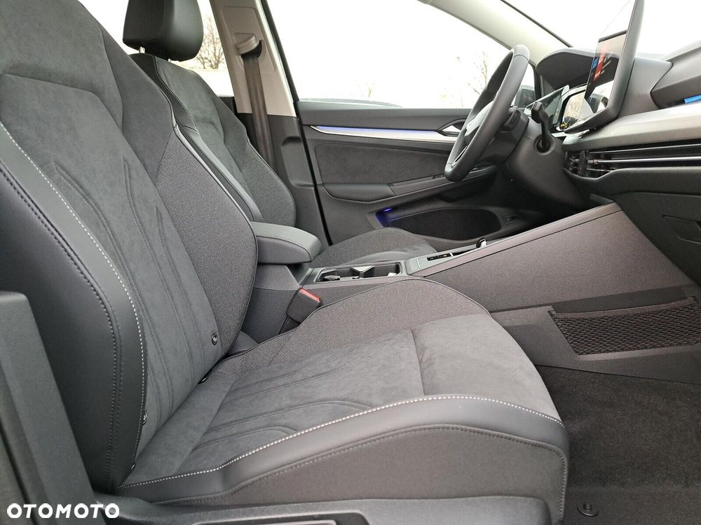 Volkswagen Golf - 22