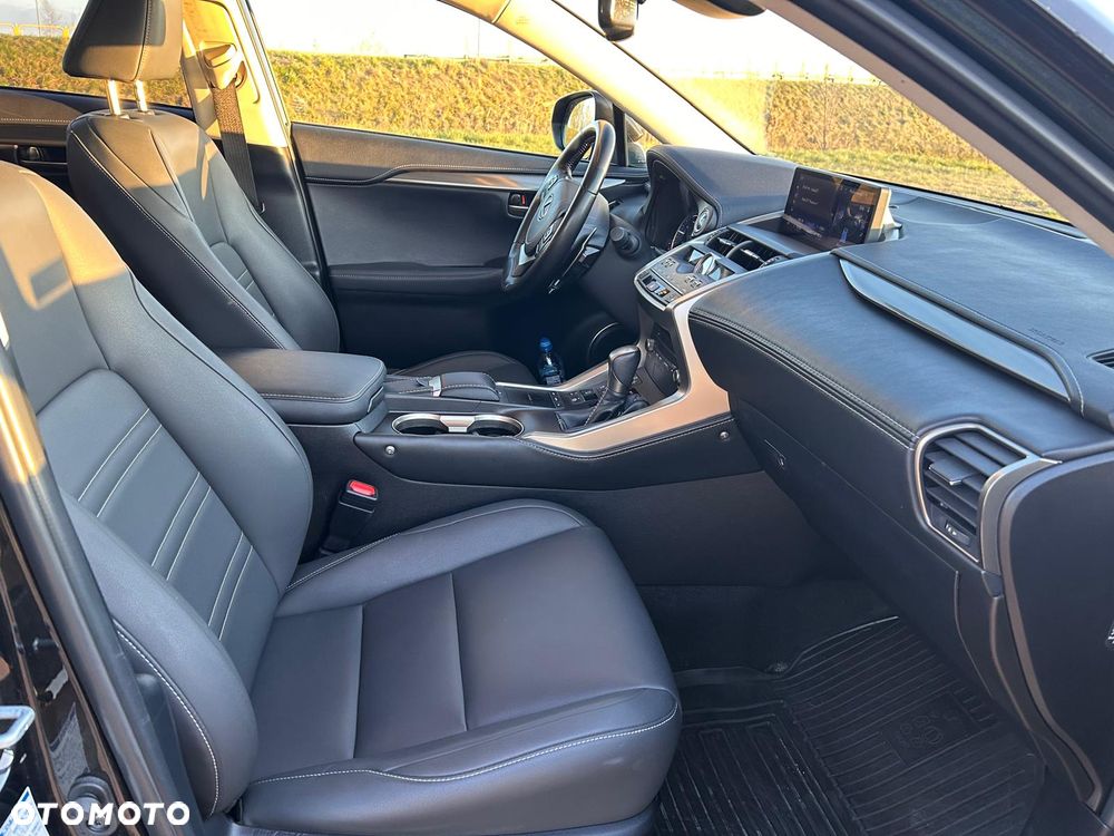 Lexus NX 300h F Impression AWD - 15