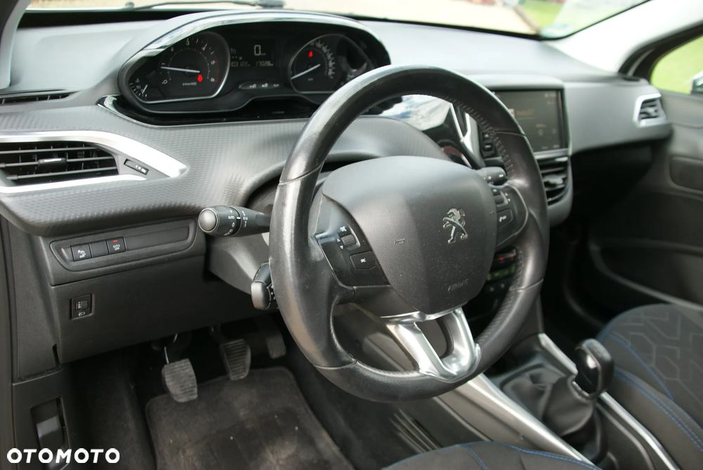 Peugeot 2008 BlueHDi 100 STOP & START Style - 17
