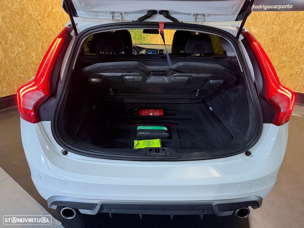 Volvo V60 1.6 D2 Drive R-Design Powershift Start/Stop - 25