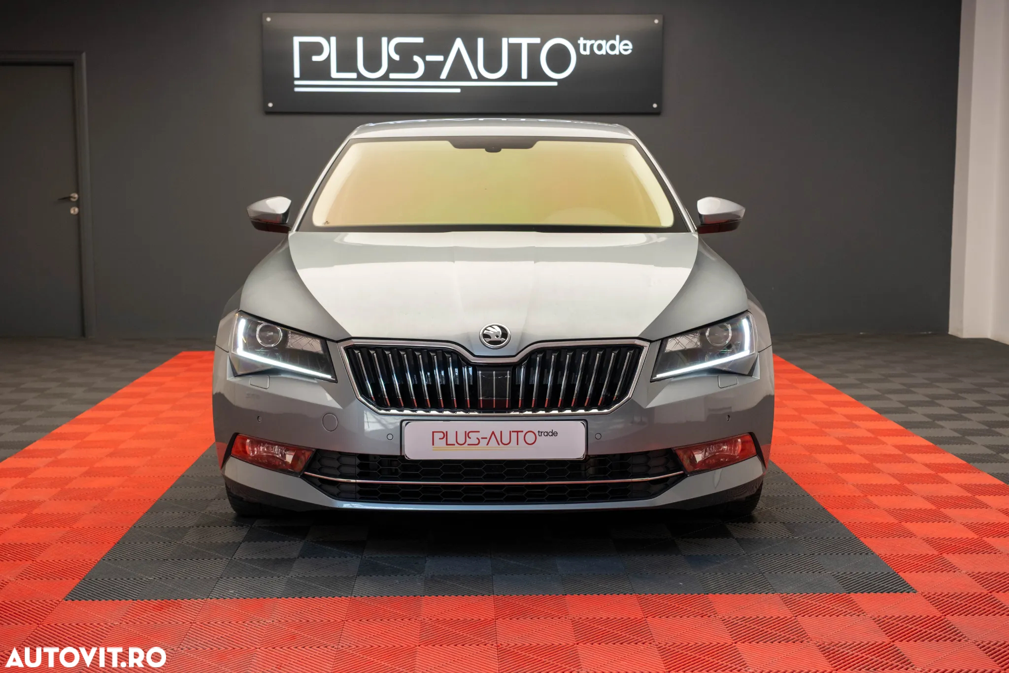 Skoda Superb 2.0 TDI DSG 4X4 Laurin & Klement - 18