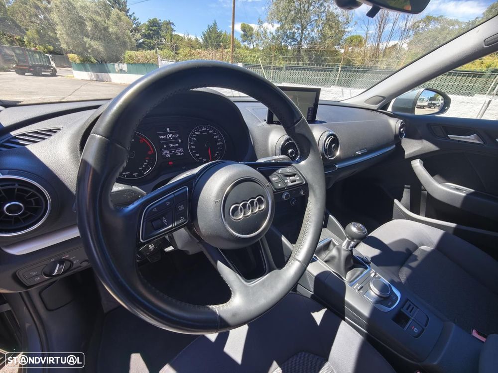 Audi A3 Sportback 1.6 TDI Design - 23