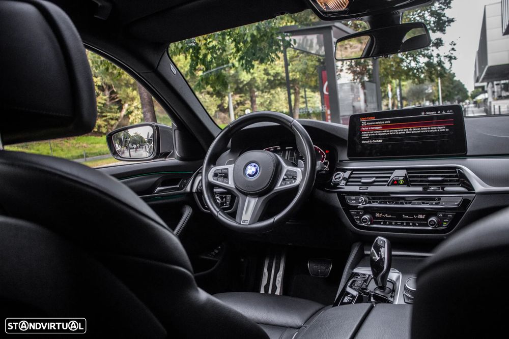 BMW 530 e Pack Desportivo M - 36