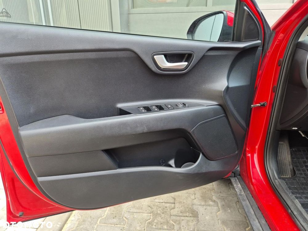 Kia Stonic 1.2 M - 11