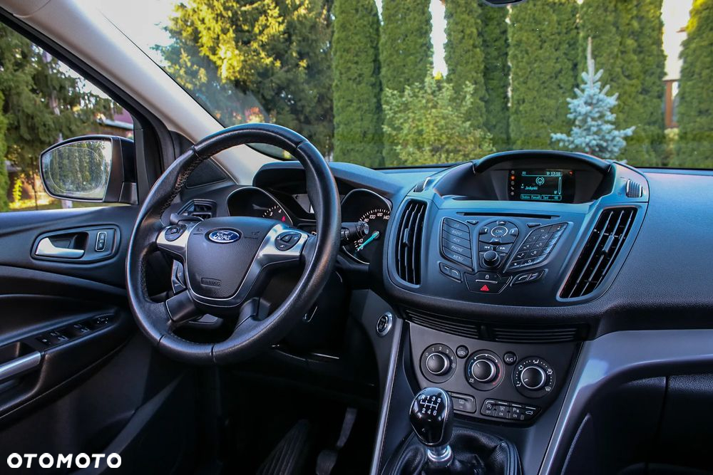 Ford Kuga 1.5 EcoBoost 2x4 Individual - 38