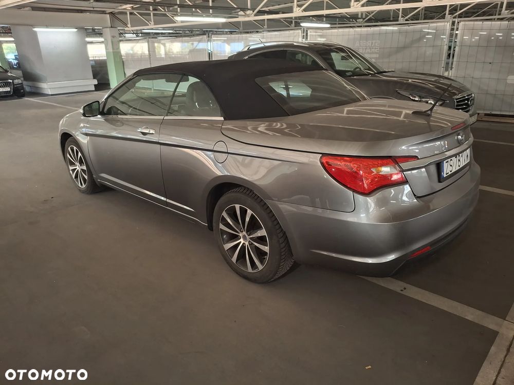 Chrysler 200 - 3