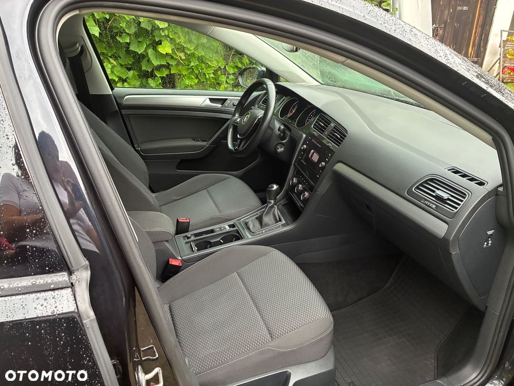 Volkswagen Golf - 9