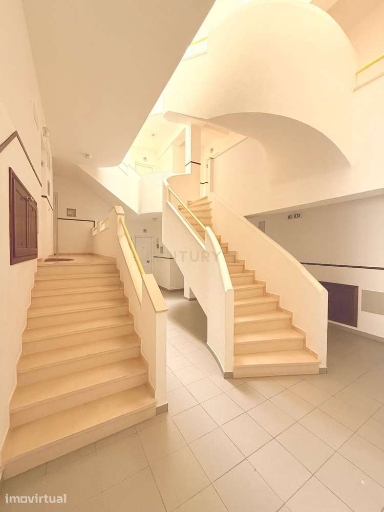 T2 duplex remodelado, Praia de São Bernardino - Grande imagem: 5/14