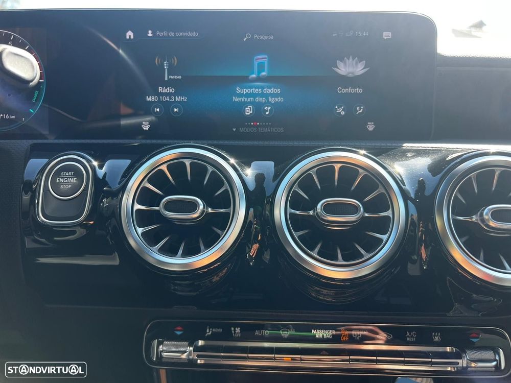 Mercedes-Benz A 250 Limousine e AMG Line - 32