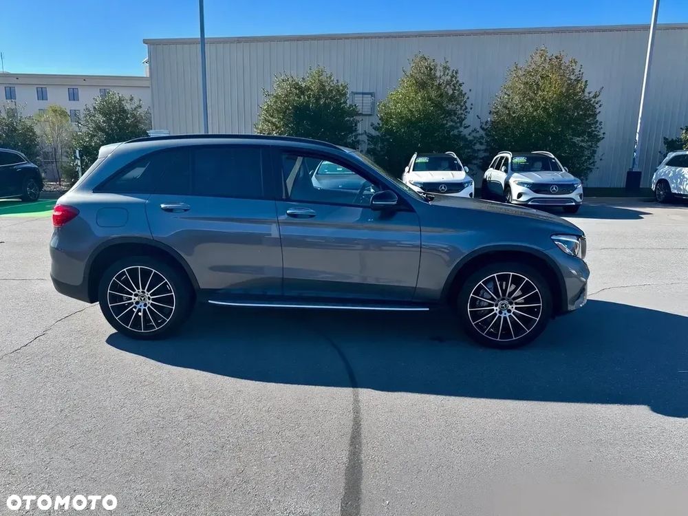 Mercedes-Benz GLC 300 4Matic 9G-TRONIC AMG Line - 5