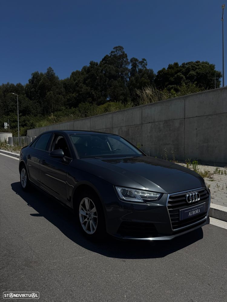 Audi A4 2.0 TDI S tronic - 1