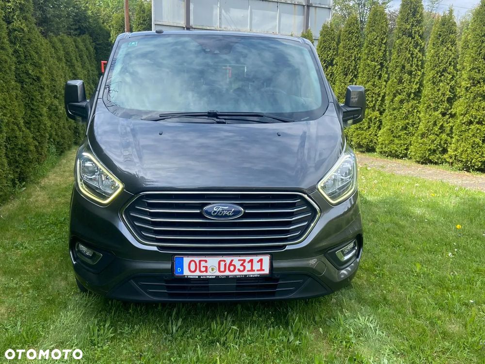 Ford Tourneo Custom - 16