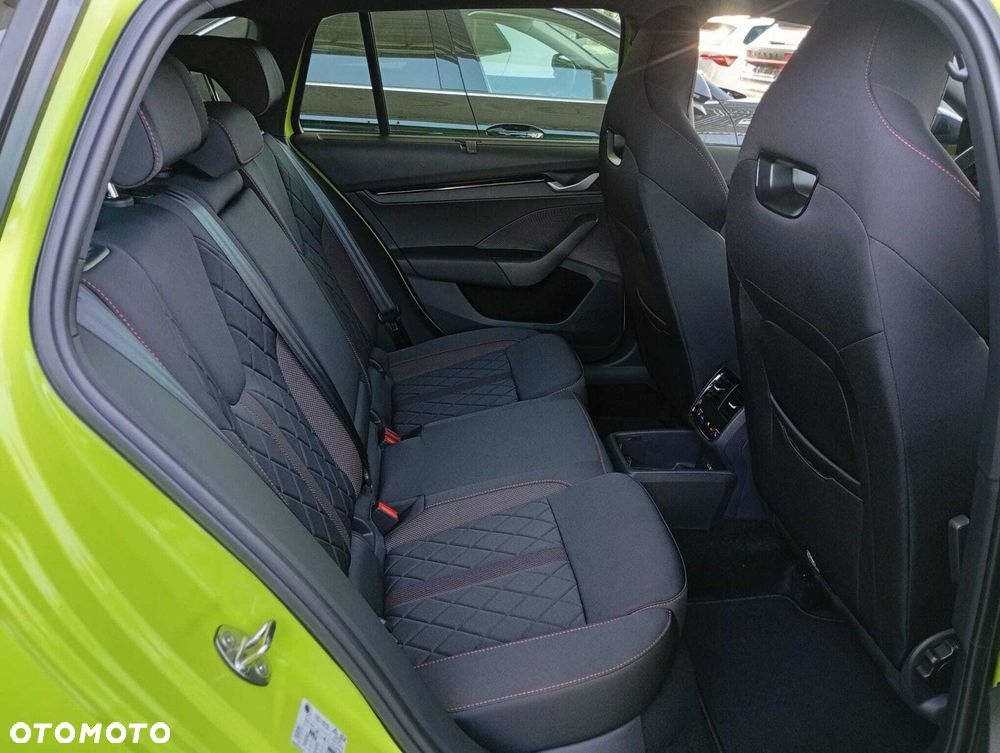 Skoda Octavia 2.0 TSI RS DSG - 27