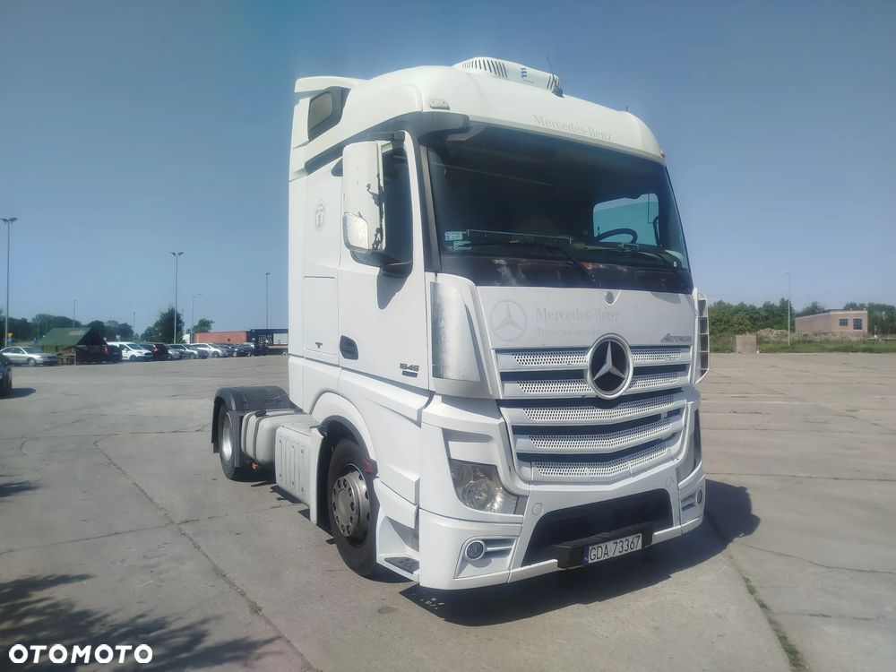 Mercedes-Benz ACTROS MP4 - 4