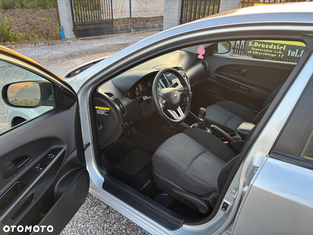 Kia Ceed - 5