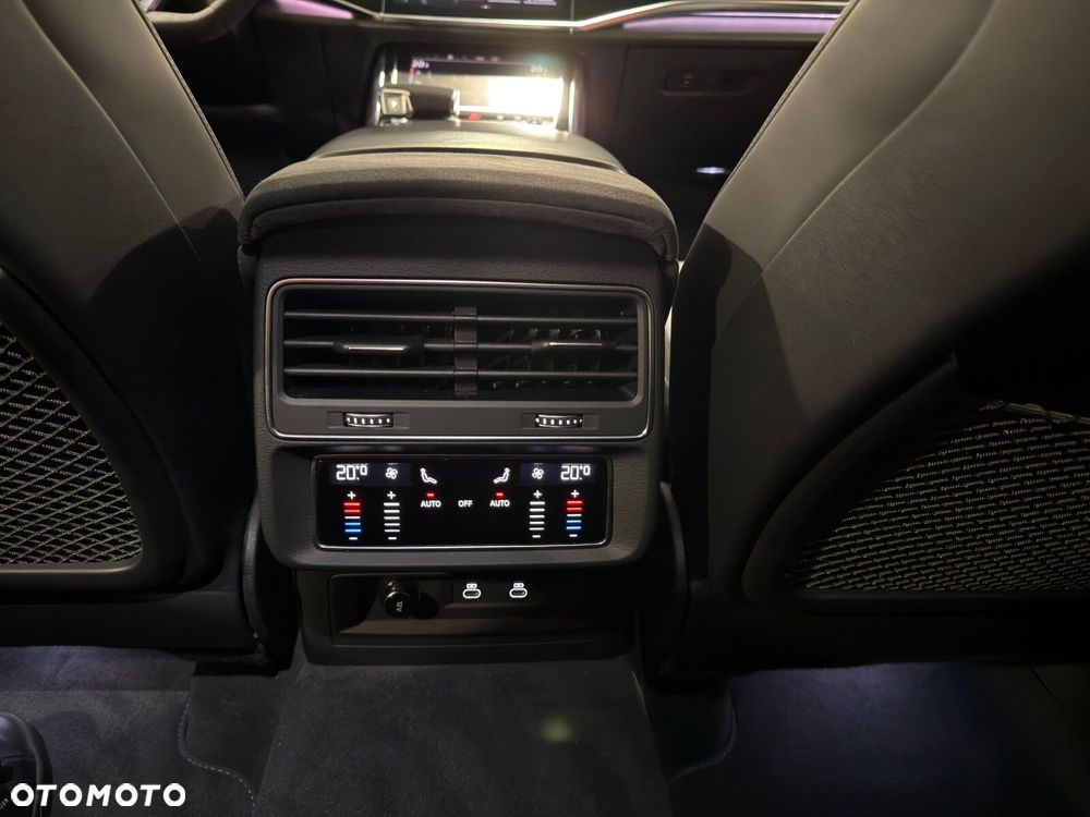 Audi RS Q8 TFSI Quattro Tiptronic - 16