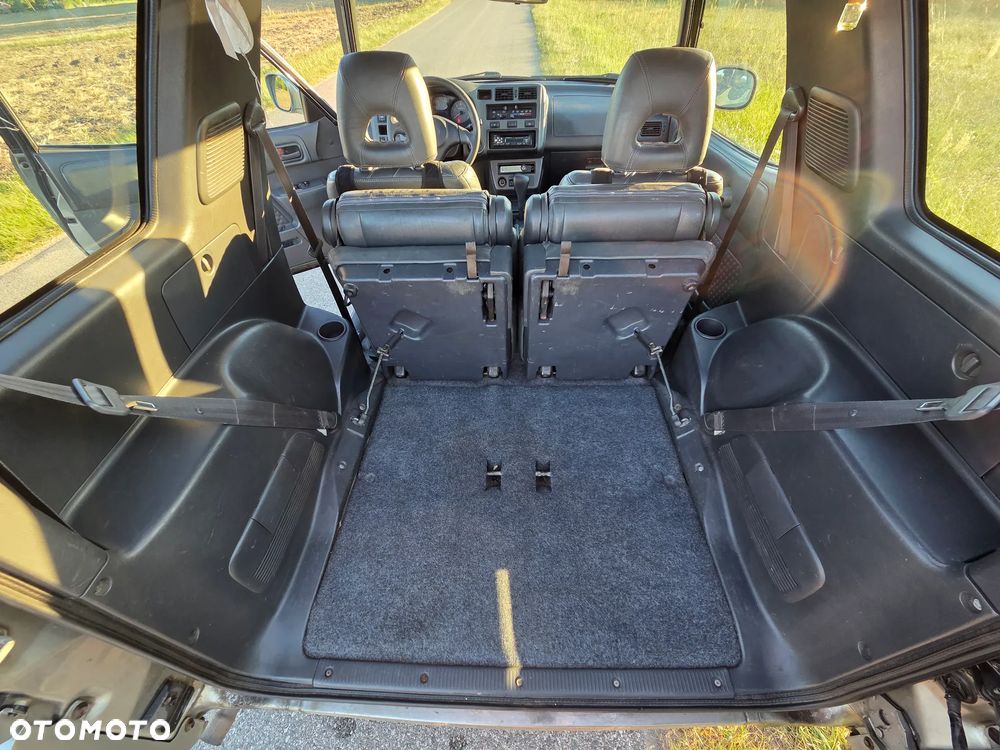 Toyota RAV4 2.0 - 9