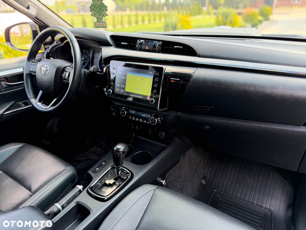 Toyota Hilux 2.8 D-4D Double Cab Invincible Sport 4x4 - 7