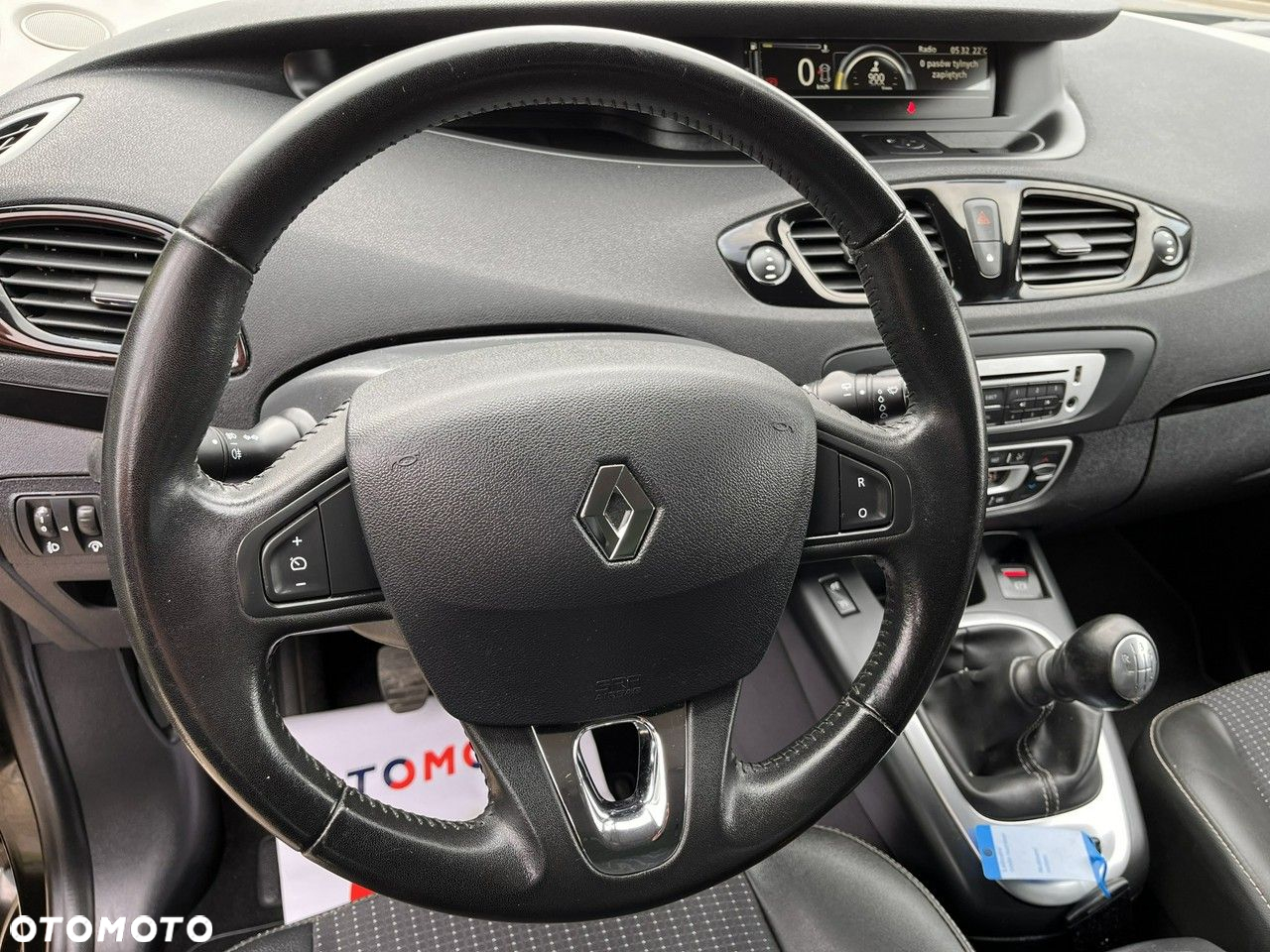 Renault Grand Scenic - 31
