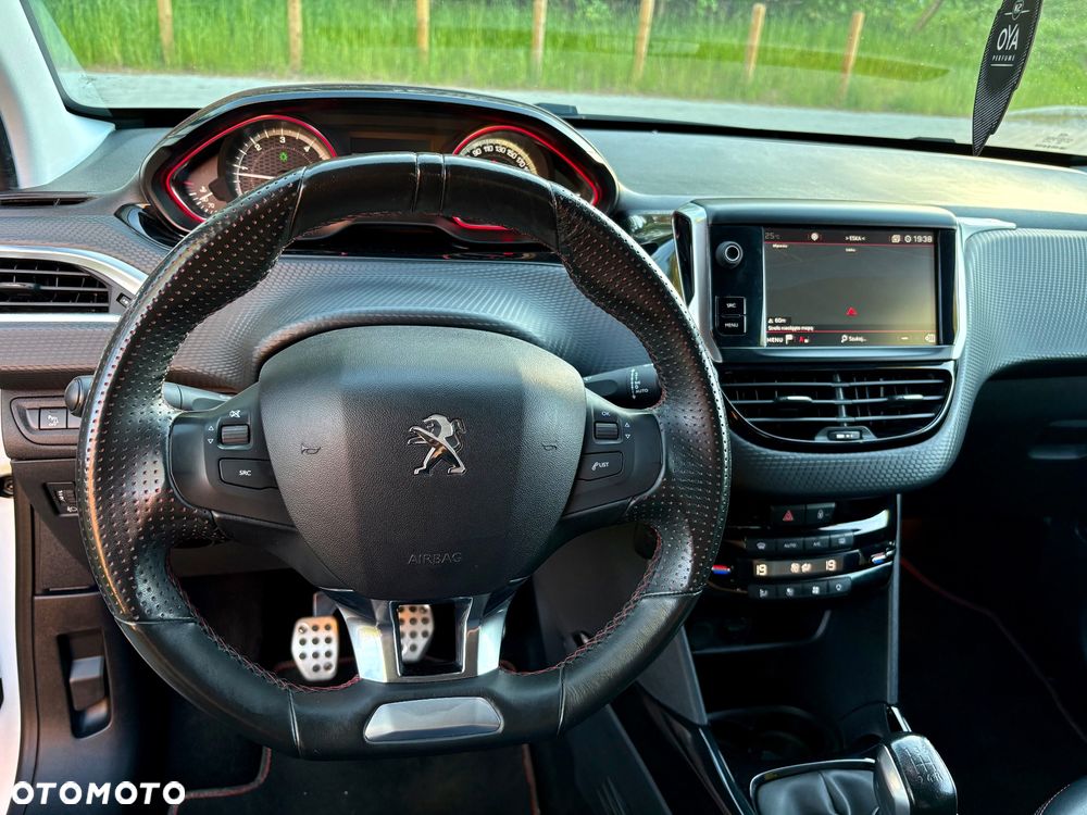 Peugeot 2008 - 8