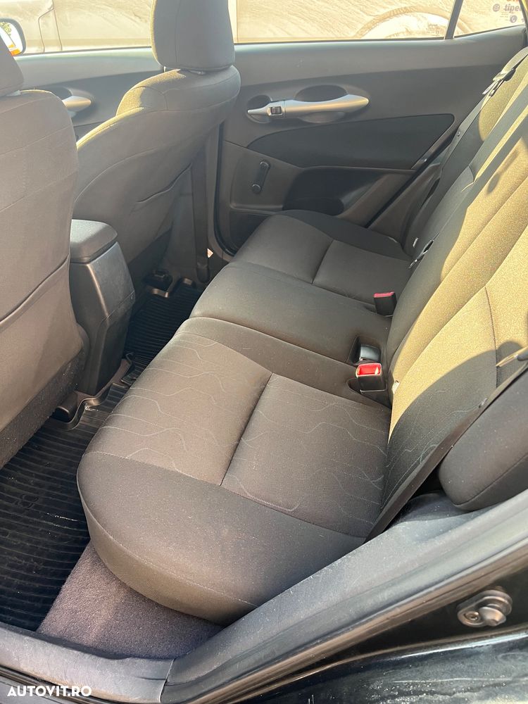 Toyota Auris - 10