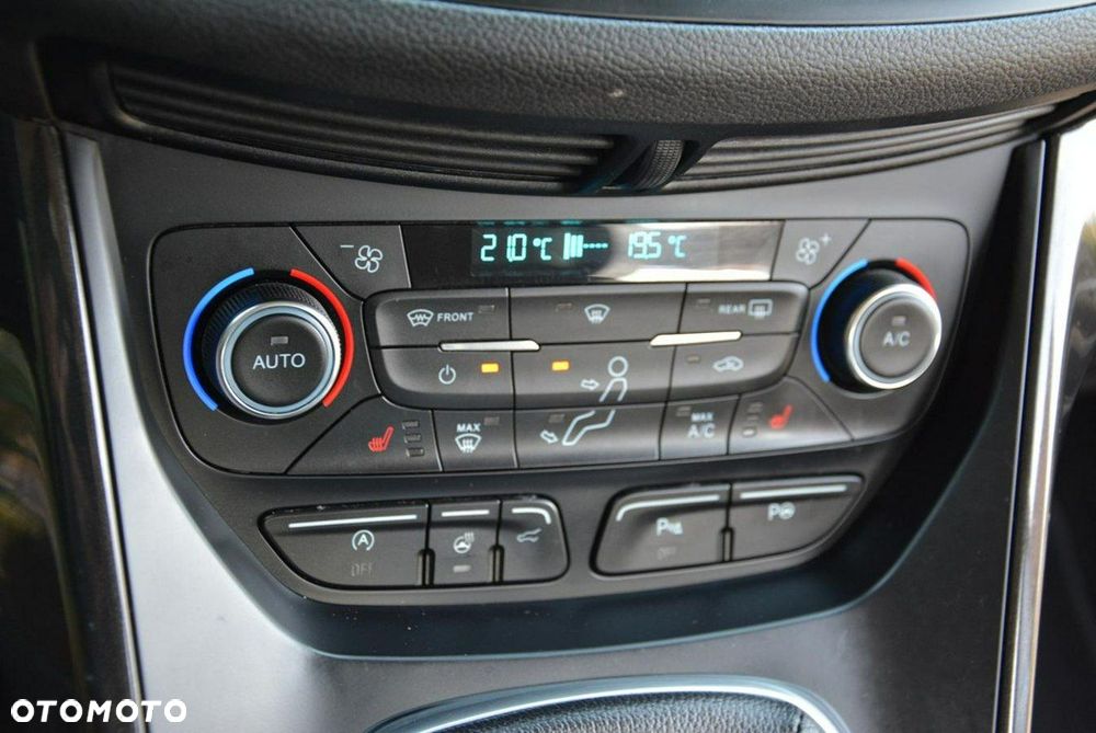 Ford Kuga 1.5 EcoBoost 2x4 Titanium - 27