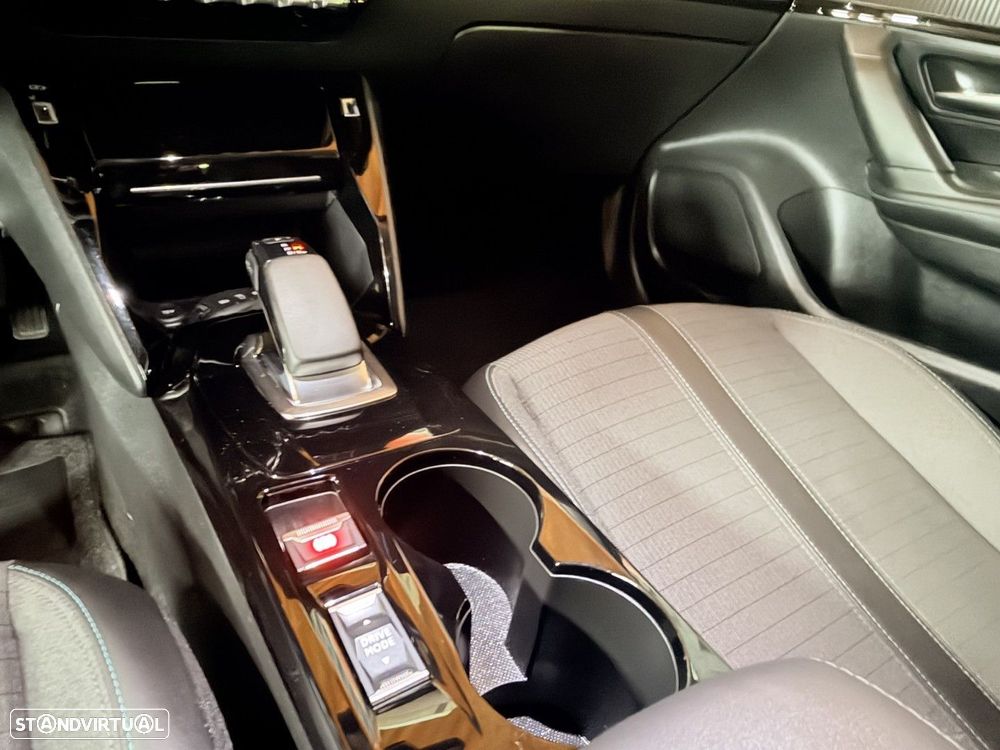 Peugeot e-2008 50 kWh Allure Pack - 17