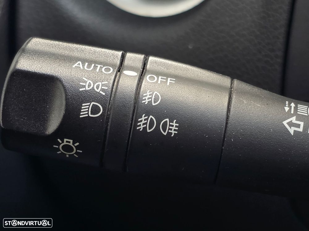 Nissan Navara 2.3 dCi CD 4WD N-Connecta Nav+Barras - 35