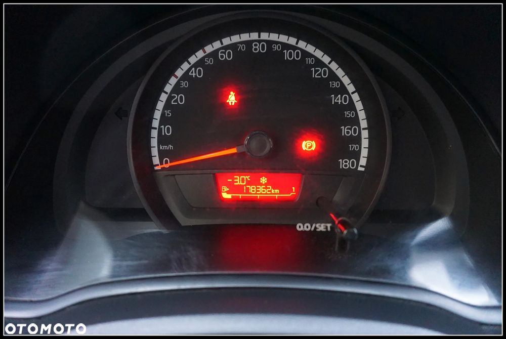 Volkswagen up! 1.0 move - 14